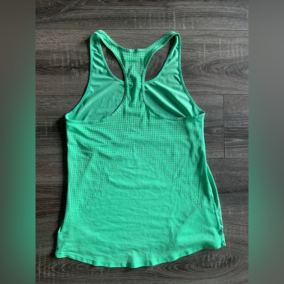 GapFit Loose Fit Racerback Activewear Tank Top | fresh Green | Size S - Picture 8 of 8